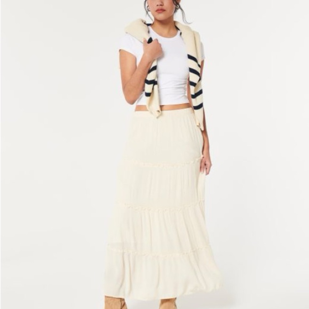 Hollister crinkle skirt cream